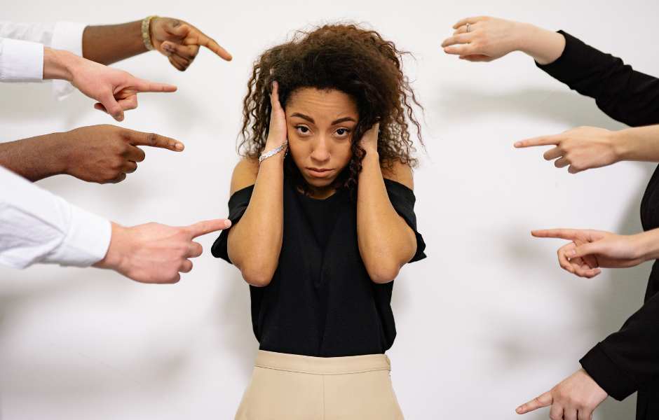 examples of workplace bullying